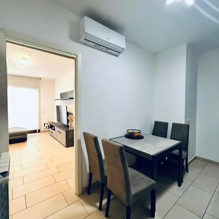 Best Of The Best, 2room Suite#6 At Ambra Apartments, Luxurious, Lift, Private Parking * Όλμπια
